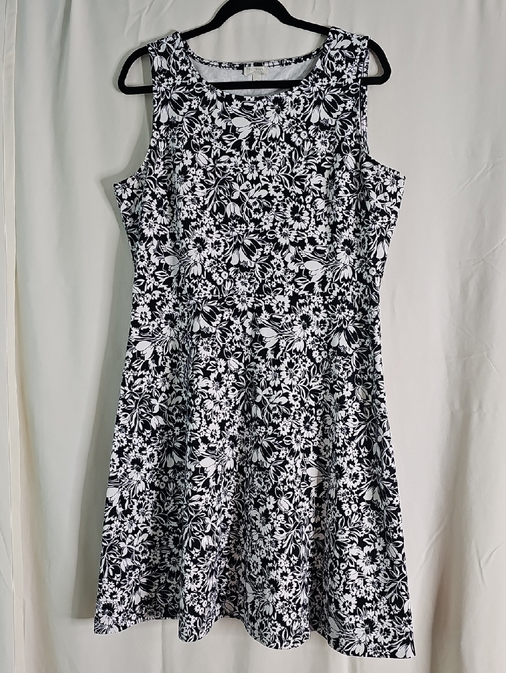 Talbots Black and White Floral Sleeveless Midi Dress